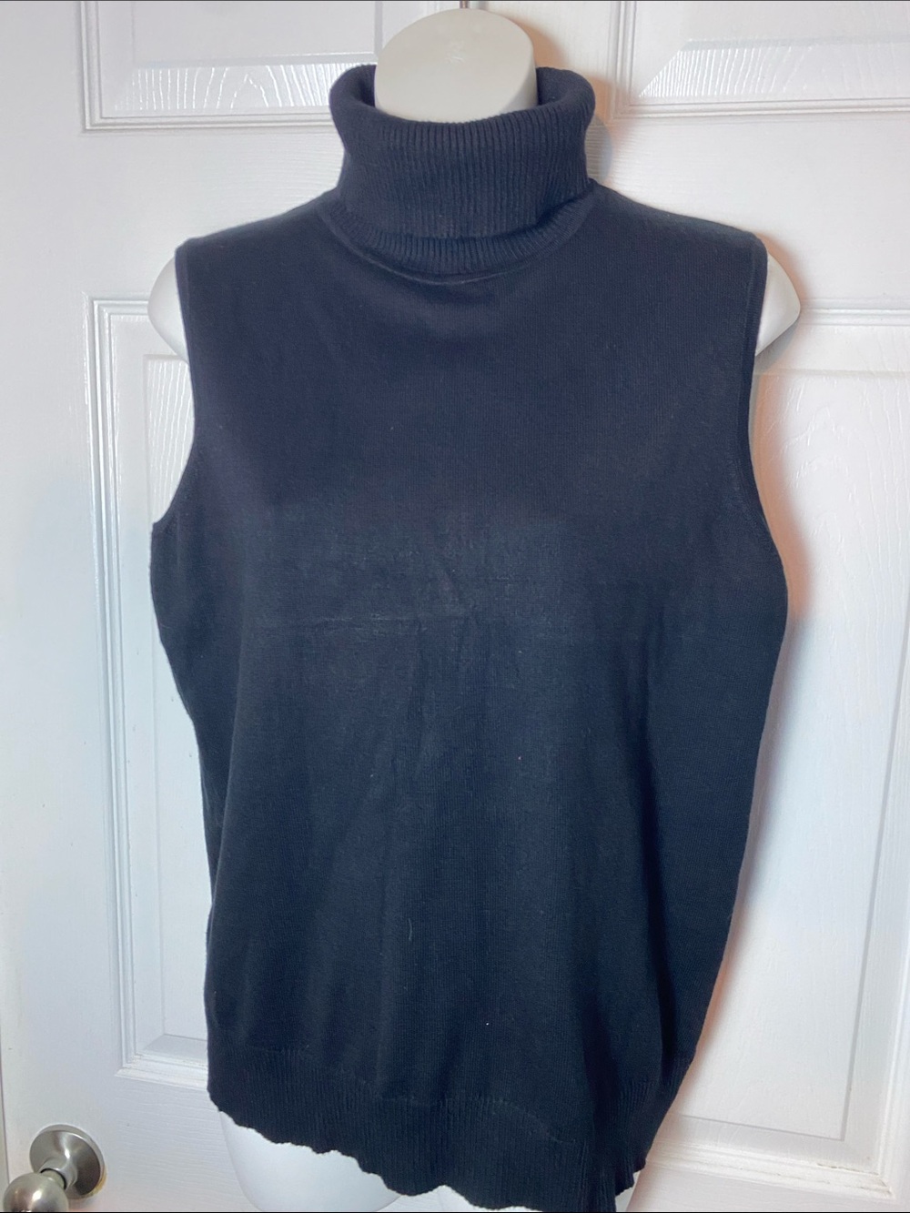 Cable & Gauge Black Sleeveless Turtleneck Sweater Vest